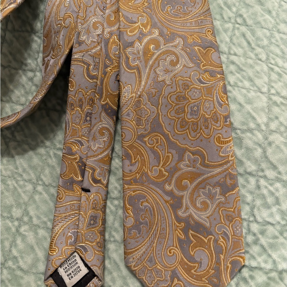Geoffrey Beene silk Paisley tie